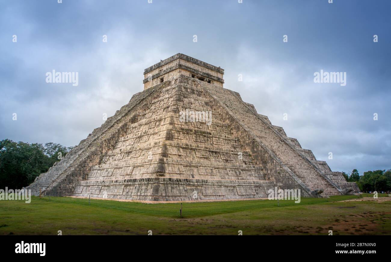 Tempio maya Piramide di Kukulkan - Chichen Itza, Yucatan, Messico Foto Stock