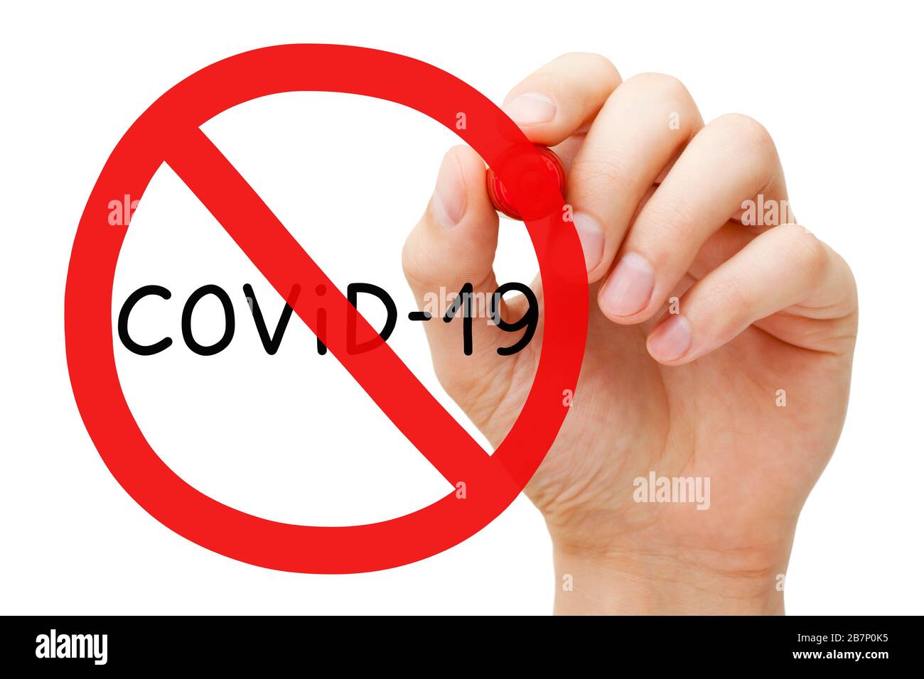 Disegno a mano Coronavirus Covid-19 concetto di divieto di epidemia pandemica con marcatore rosso su lavagna trasparente. Foto Stock