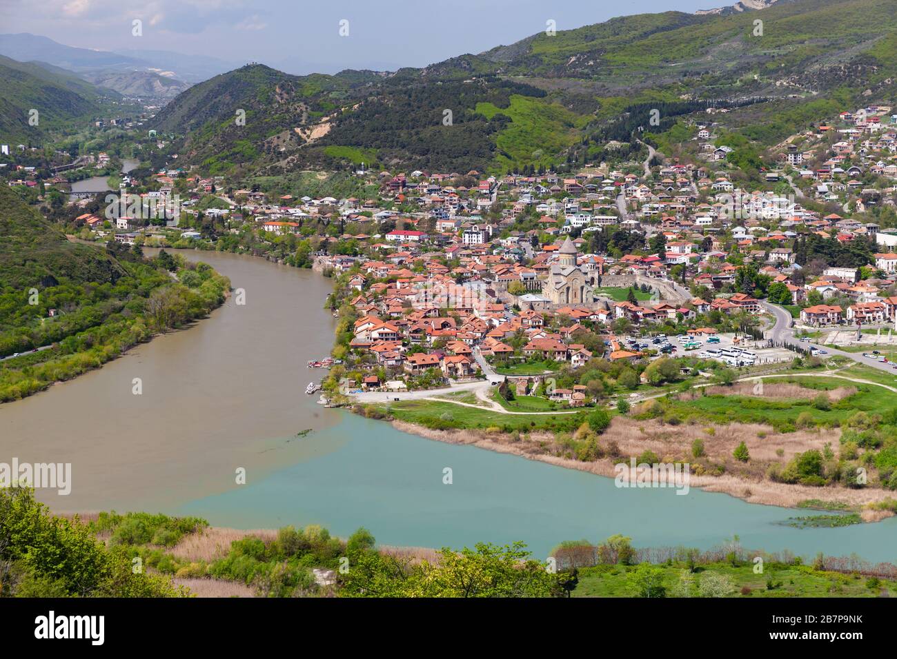 Paesaggio della città di Mtskheta. È una delle città più antiche della Georgia e la sua ex capitale Foto Stock