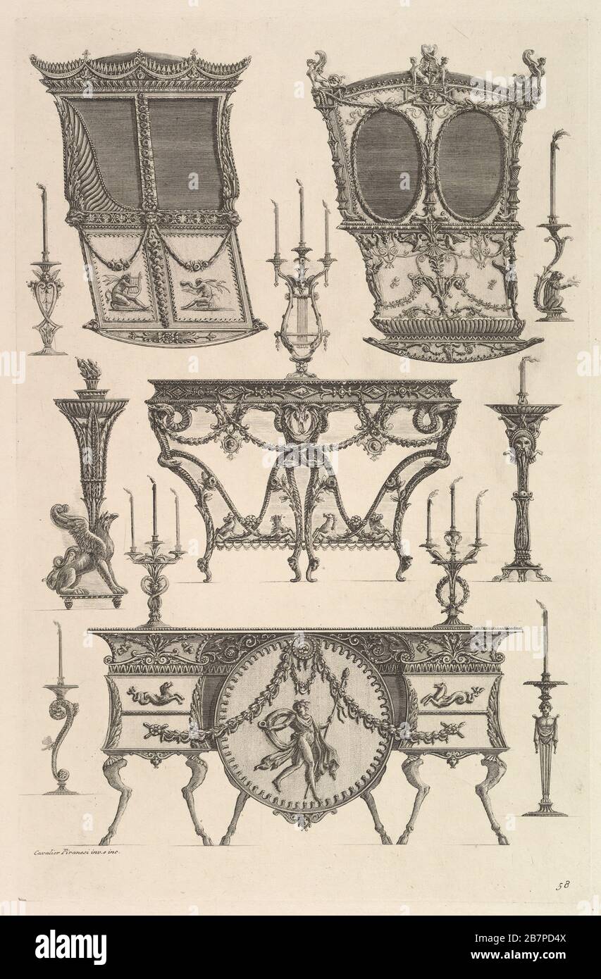 Mobili vari tra cui due sedie a sdraio, un tavolino e un commode (Deux ch. & n. xe0; porteurs v. de c& xf4;t& n. xe9;, console, flambeau.), da diverse Maniere d'adornare i cammini ed ogni altra parte degli edifici...(modi diversi di ornare i chimneypieces e tutte le altre parti di case), ca. 1769. Foto Stock