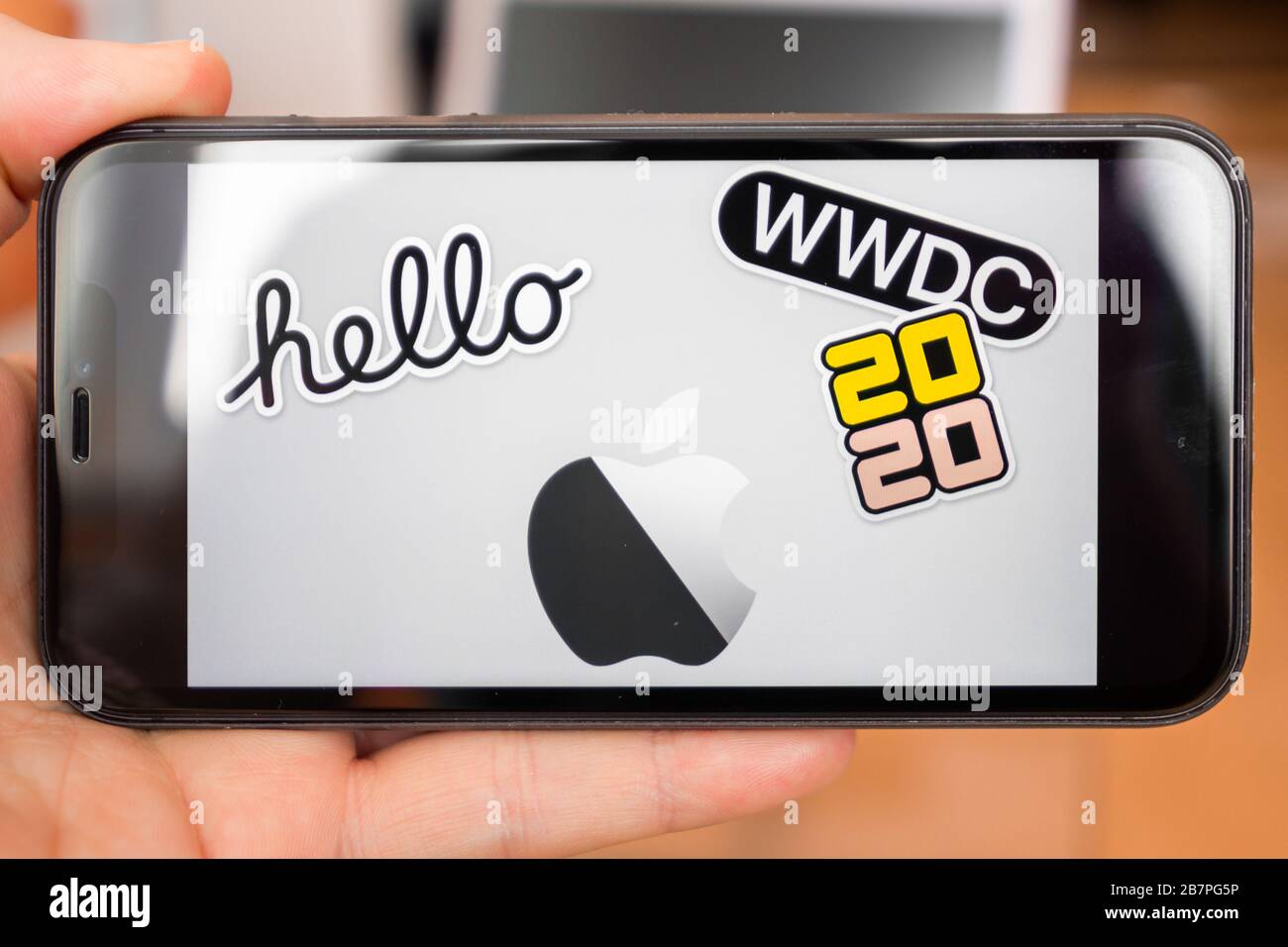 WWDC 2020 sullo schermo dell'iPhone. LOS ANGELES, CALIFORNIA, MARZO 2020 Foto Stock