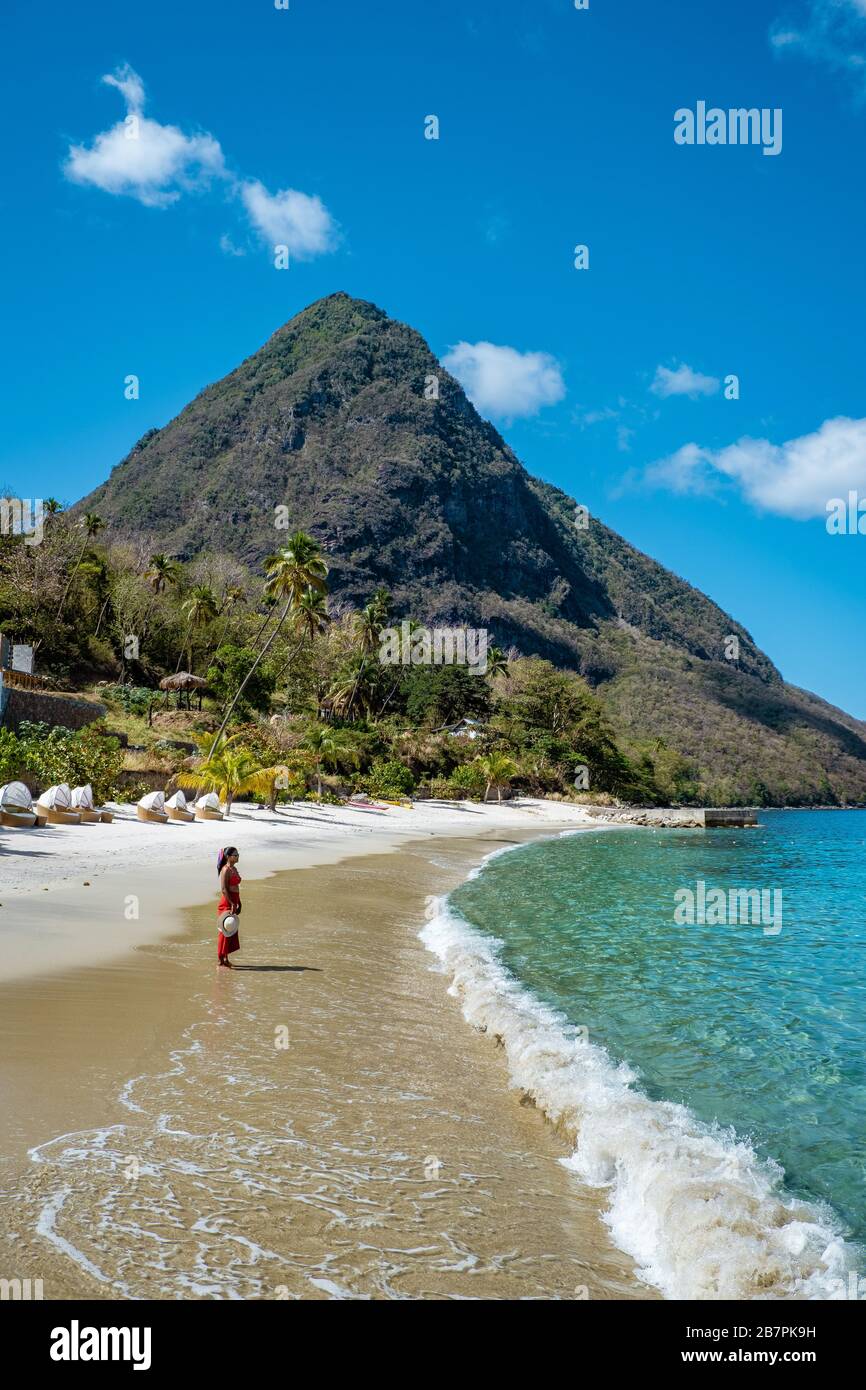 Santa Lucia Caraibi, donna in vacanza all'isola tropicale di Santa Lucia Foto Stock