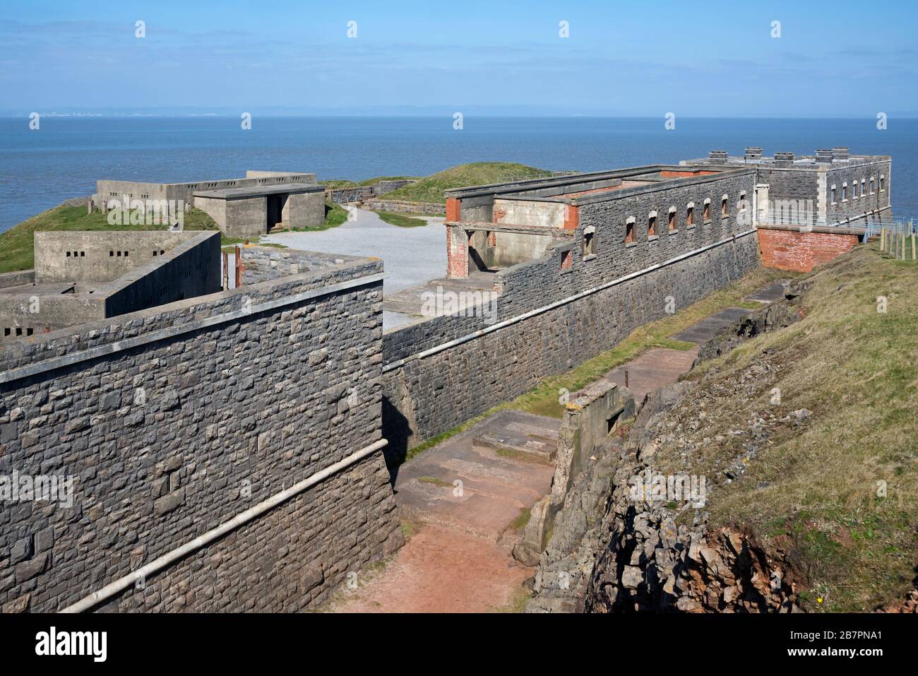 Il Forte Napoleonico Brean Down sulla costa del Somerset vicino a Weston-Super-Mare, Inghilterra, Regno Unito, ora di proprietà e gestito dal National Trust Foto Stock