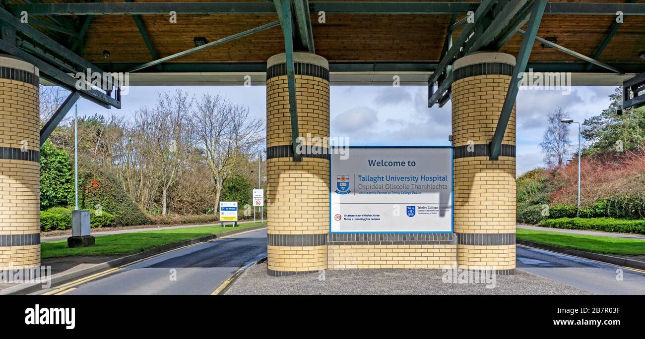 L'ingresso al Tallaght University Hospital nel sud di Dublino, Irlanda. Un partner accademico del Trinity College di Dublino. Foto Stock