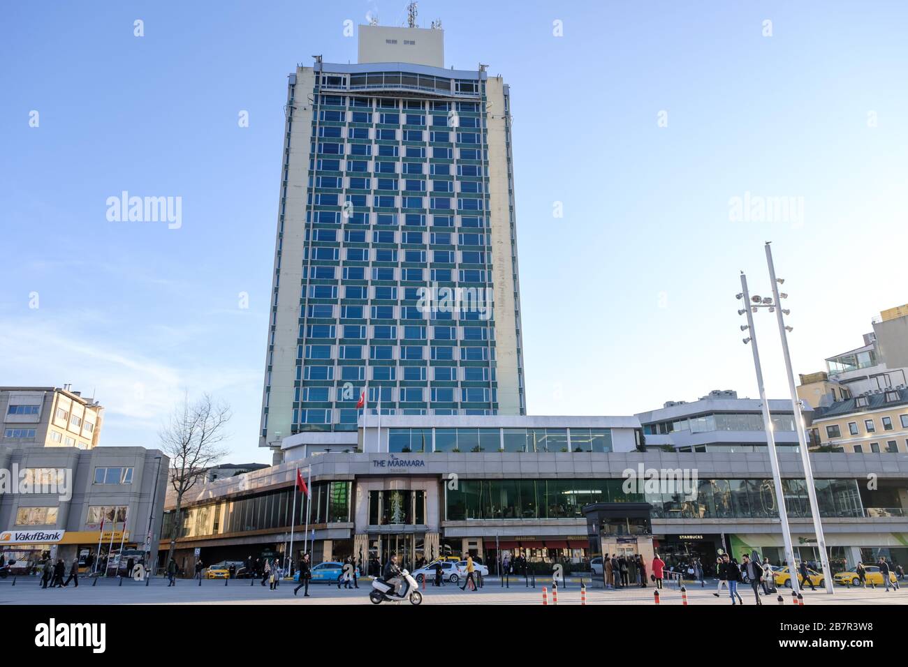 Istanbul, Turchia - 2 marzo 2020: Vista generale del Marmara Hotel. L'edificio e' un hotel di lusso situato in Piazza Taksim. Foto Stock