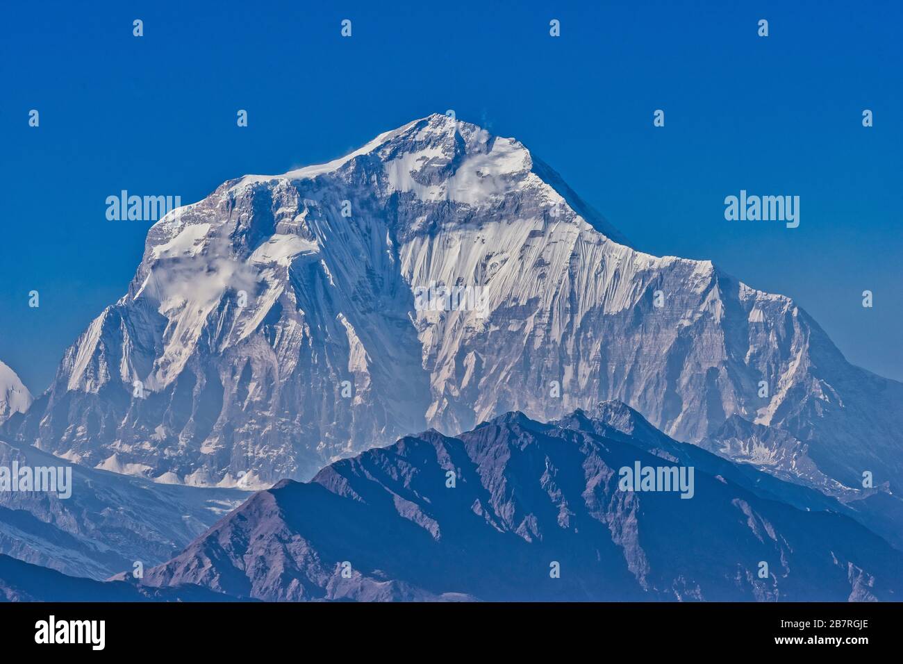 Vista maestosa della catena montuosa di Dhaulagiri sette picchi più alti del mondo Pokhara Nepal Foto Stock