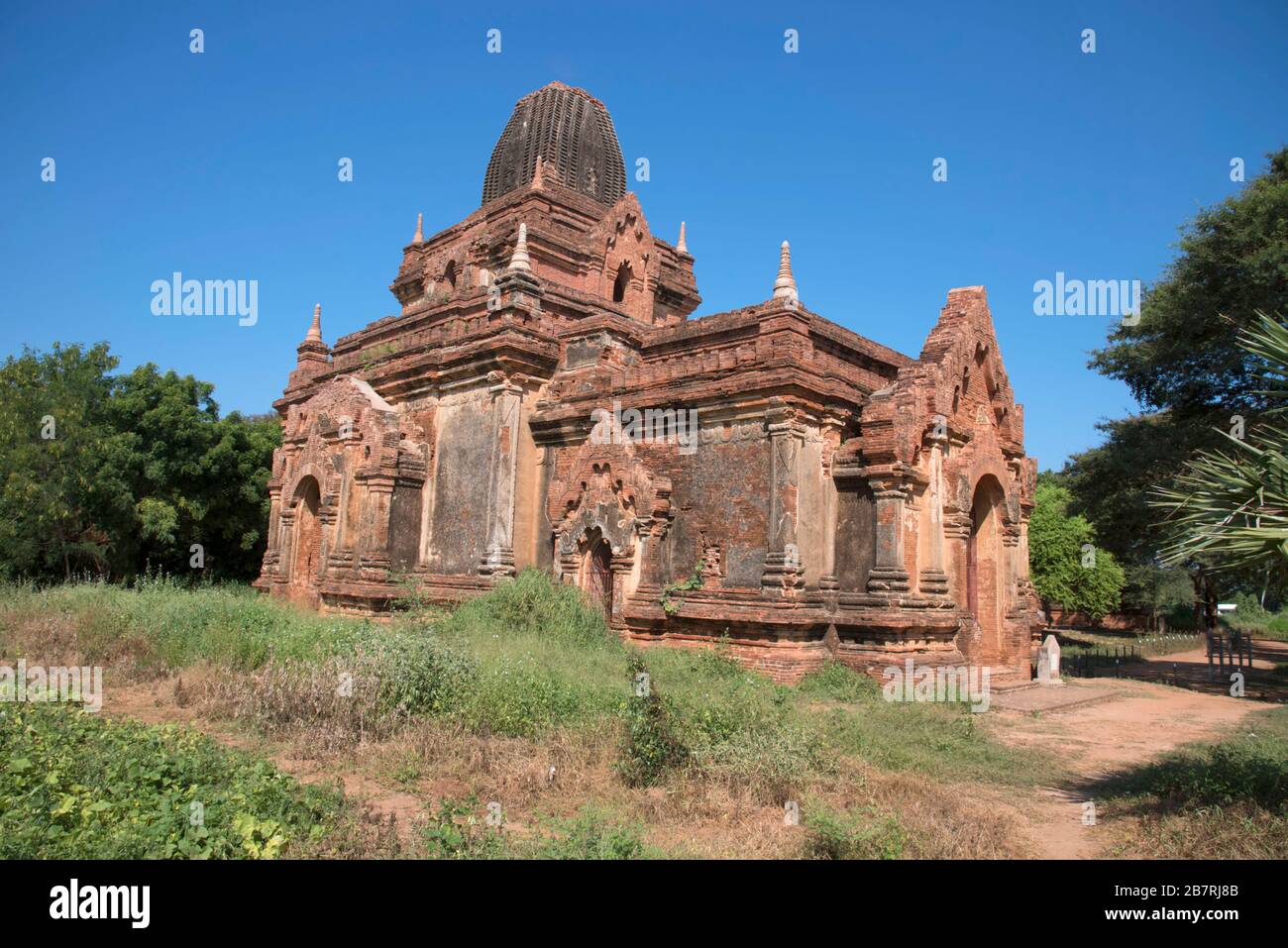 Myanmar: Bagan General-View del tempio Phya sulla strada per la porta di Tharaba. Circa 11 ° secolo d.C. Foto Stock