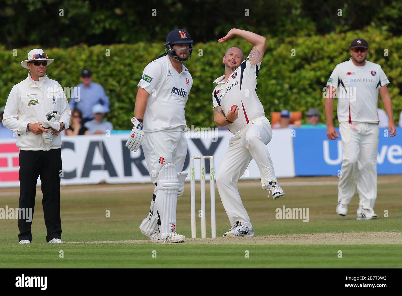 Darren Stevens in azione di bowling per Kent CCC Foto Stock