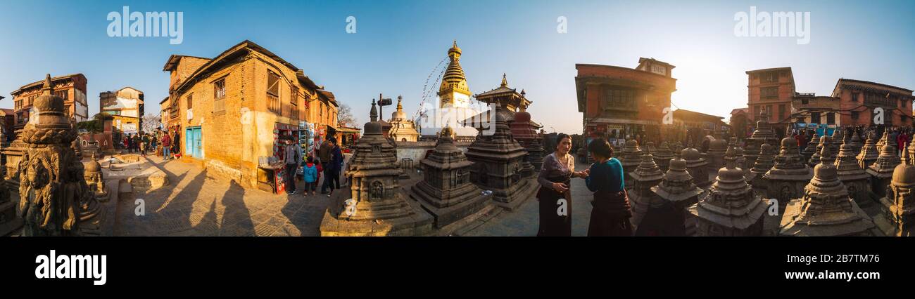 Panorama a 360 gradi di Swayambhunath a Kathmandu, Nepal Foto Stock