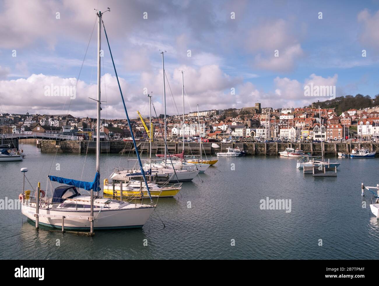 Porto di Scarborough, una tradizionale cittadina balneare sulla costa settentrionale dello Yorkshire, Inghilterra, Regno Unito Foto Stock