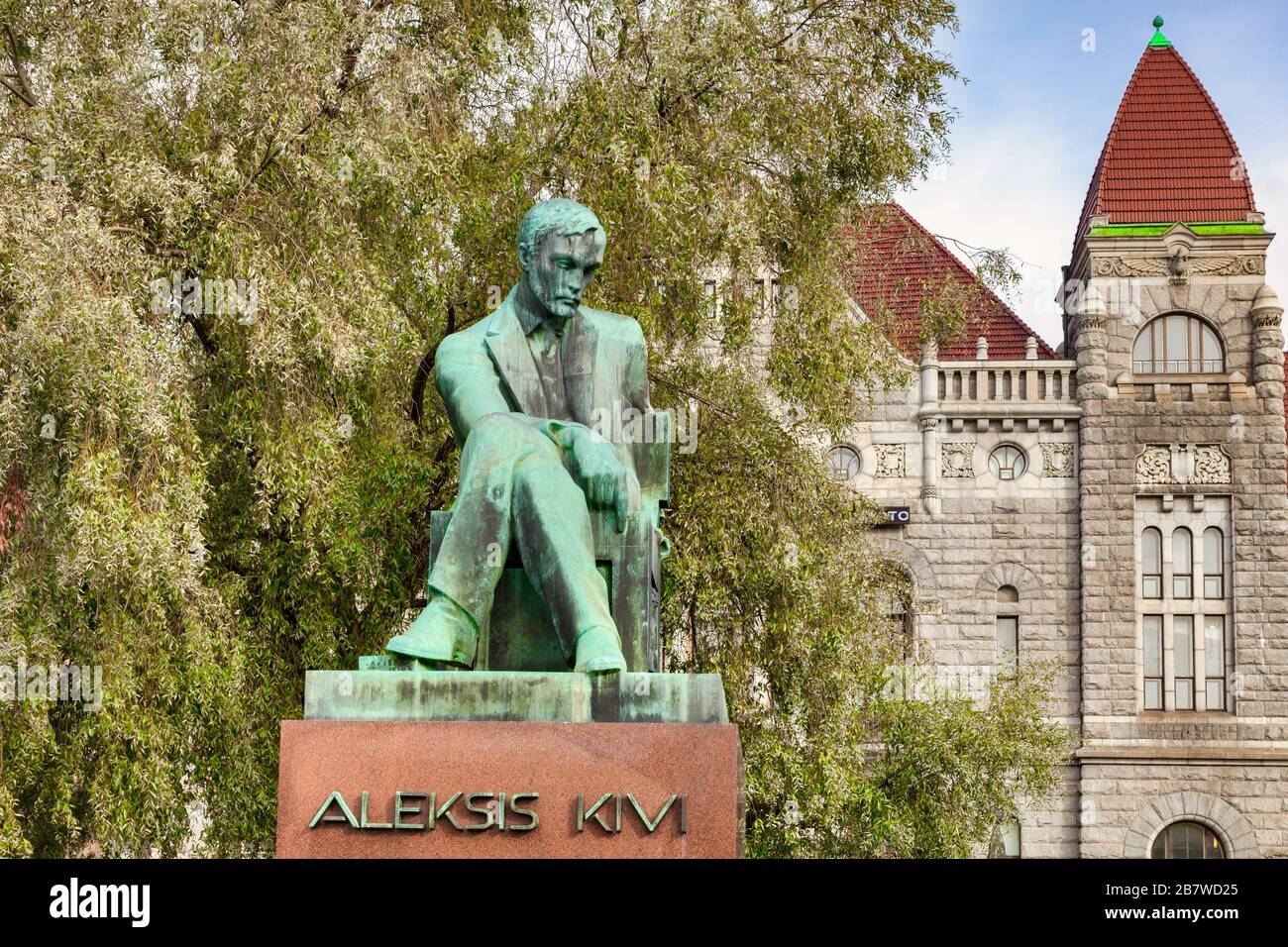 20 settembre 2018: Helsinki, Finlandia - Statua di Alexis Kivi, autore, che ha scritto il primo romanzo significativo in lingua finlandese, sette Fratelli. Foto Stock