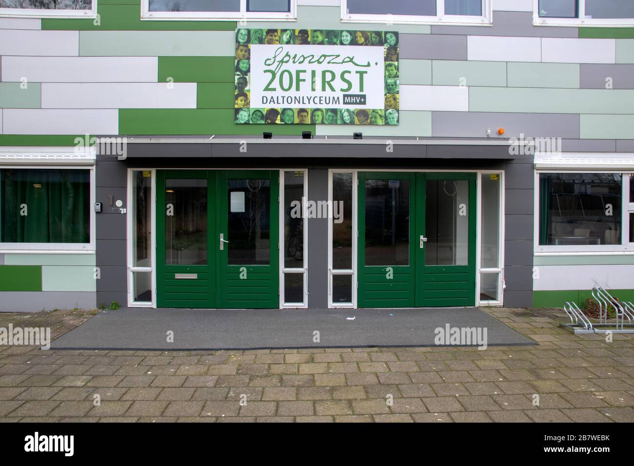 Spinoza 20First Daltonlyceum ad Amsterdam Paesi Bassi 2020 Foto Stock