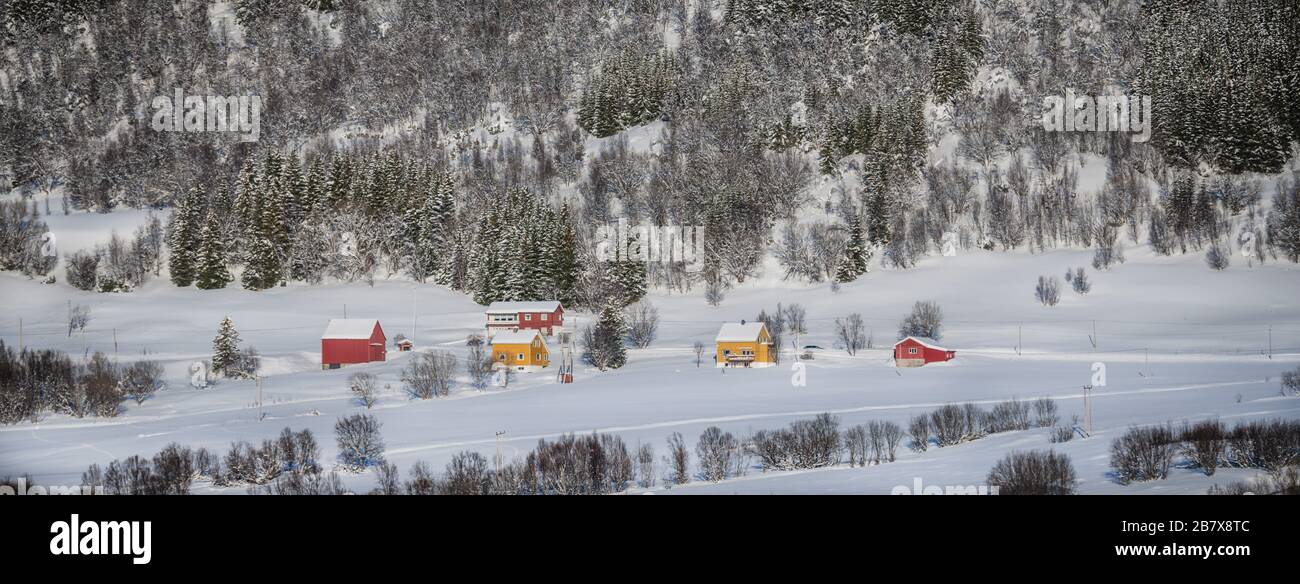 Vivere fuori dalla griglia vicino a Finsnes Norvegia. Foto Stock