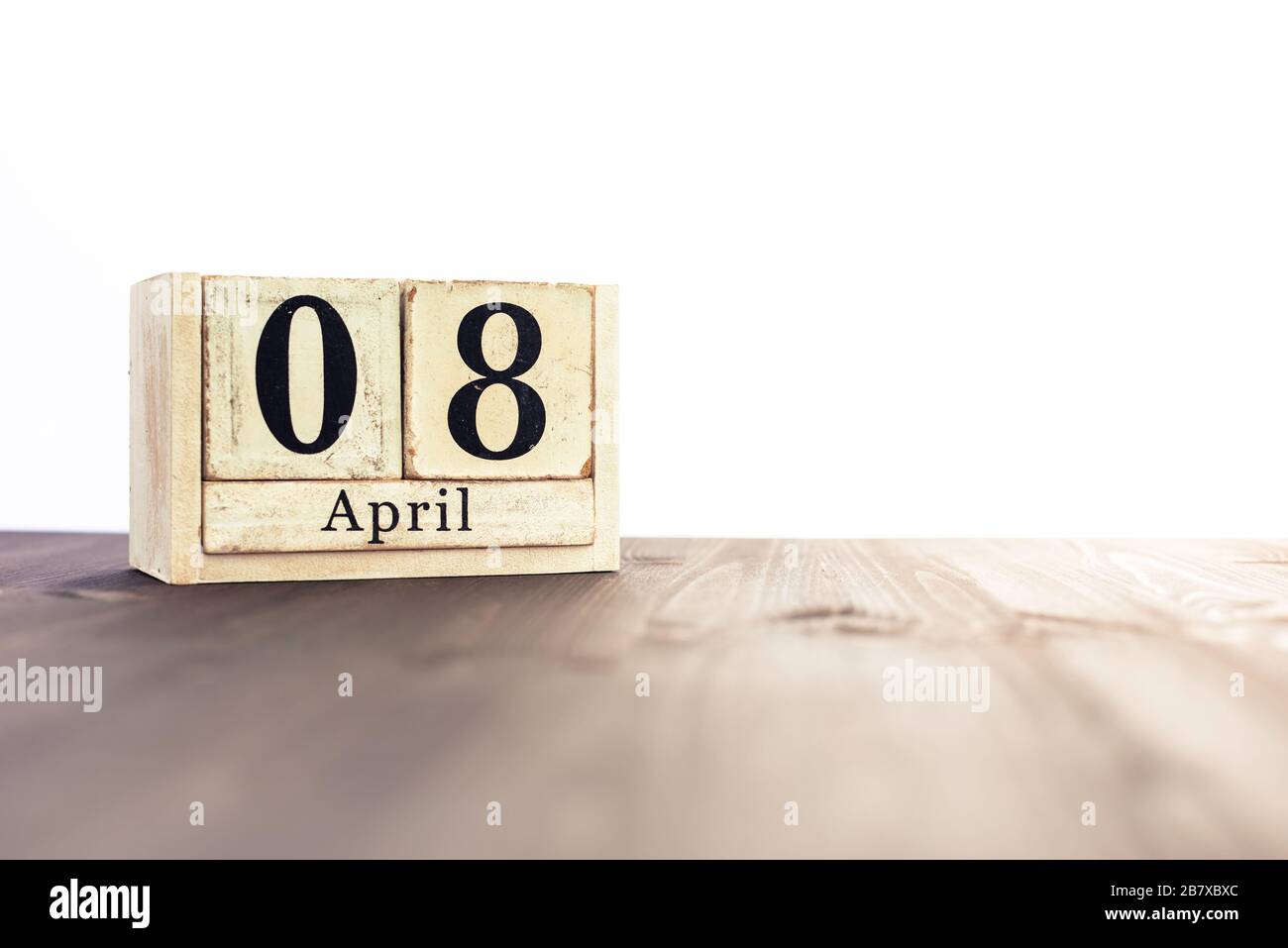 8 aprile, quarto mese del clendar - copia spazio per il testo accanto al simbolo di aprile Foto Stock