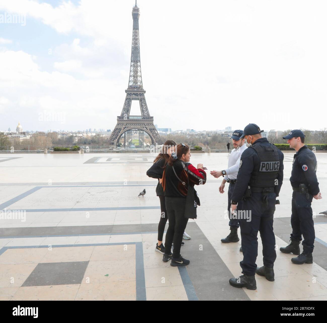 CORONAVIRUS: TORRE EIFFEL CHIUSA , PARIGI Foto Stock