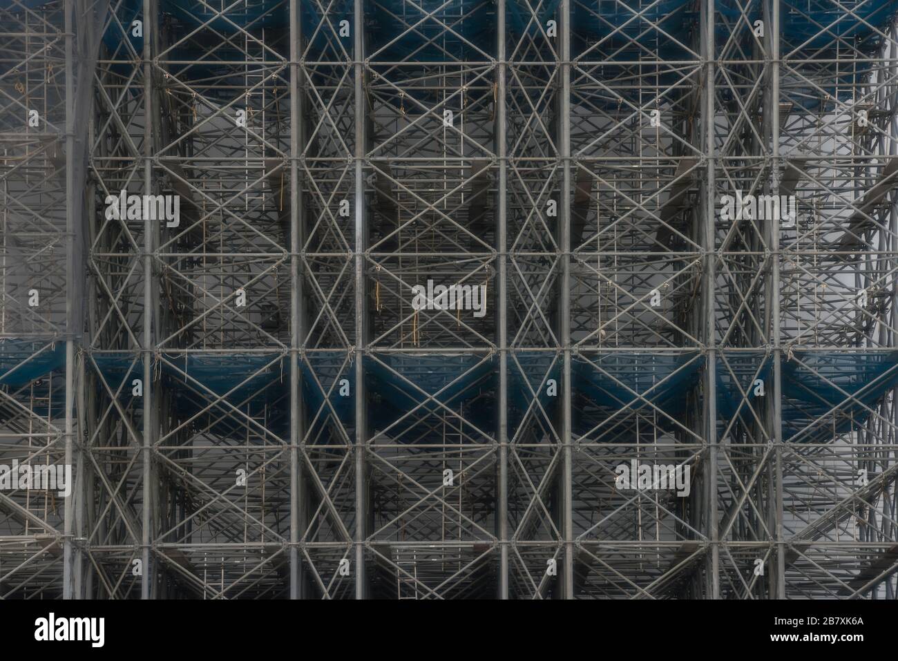 Edifici in costruzione e gru a Tokyo Foto Stock