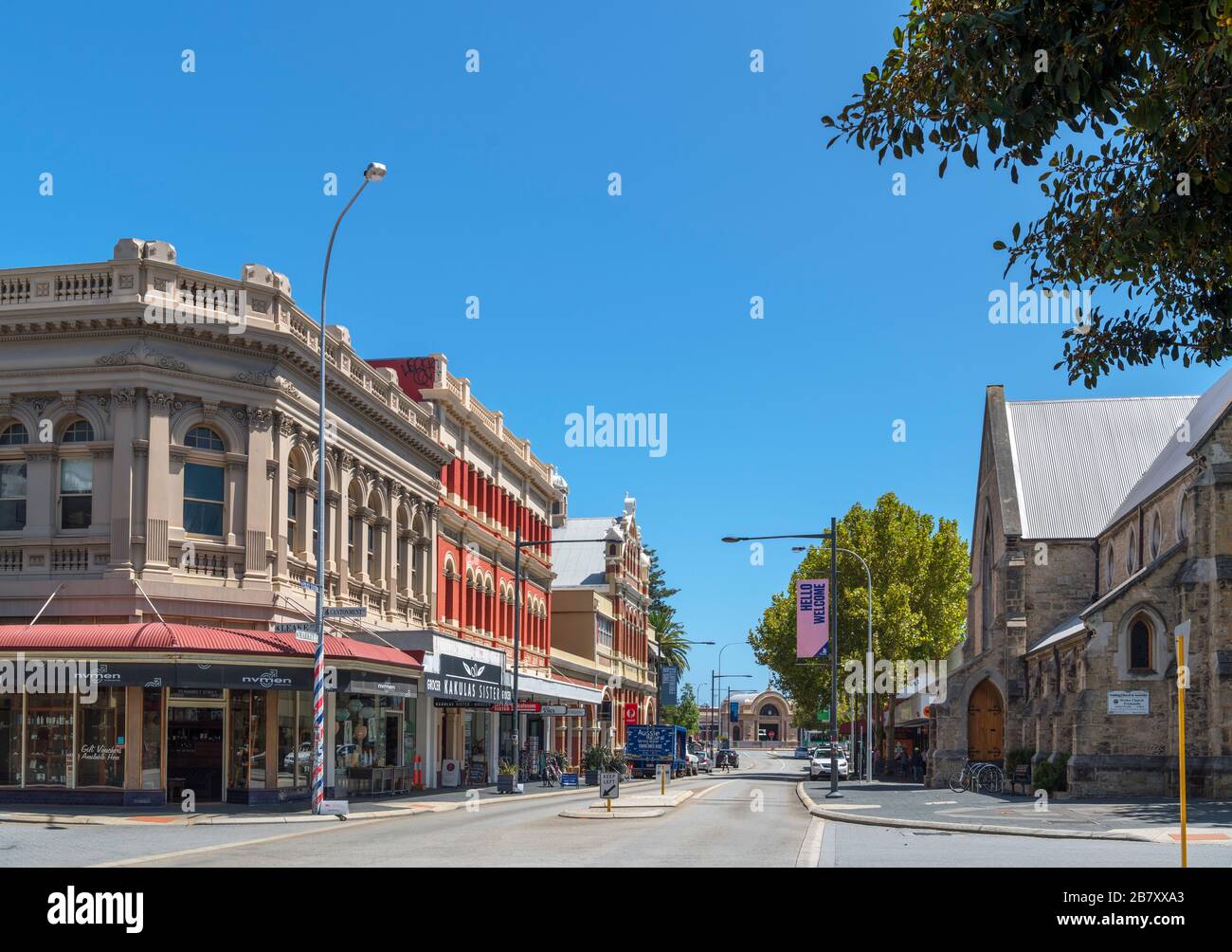 Market Street guardando verso la stazione ferroviaria nel quartiere storico, Fremantle, Australia Occidentale, Australia Foto Stock