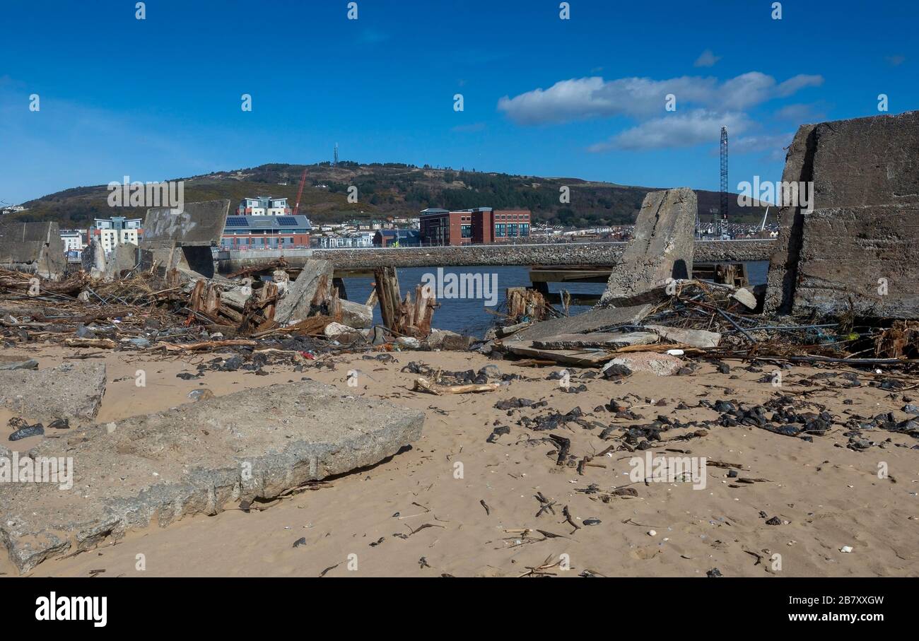 Il West Pier collassato a Swansea Foto Stock