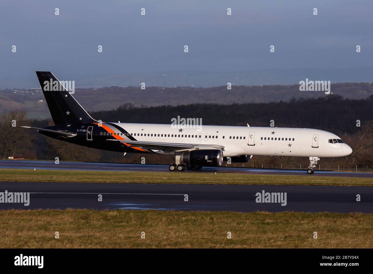 G-POWH Boeing 757 di Titan Airways all'Aeroporto Internazionale di Bristol (EGGD) il 21 dicembre 2019 Foto Stock