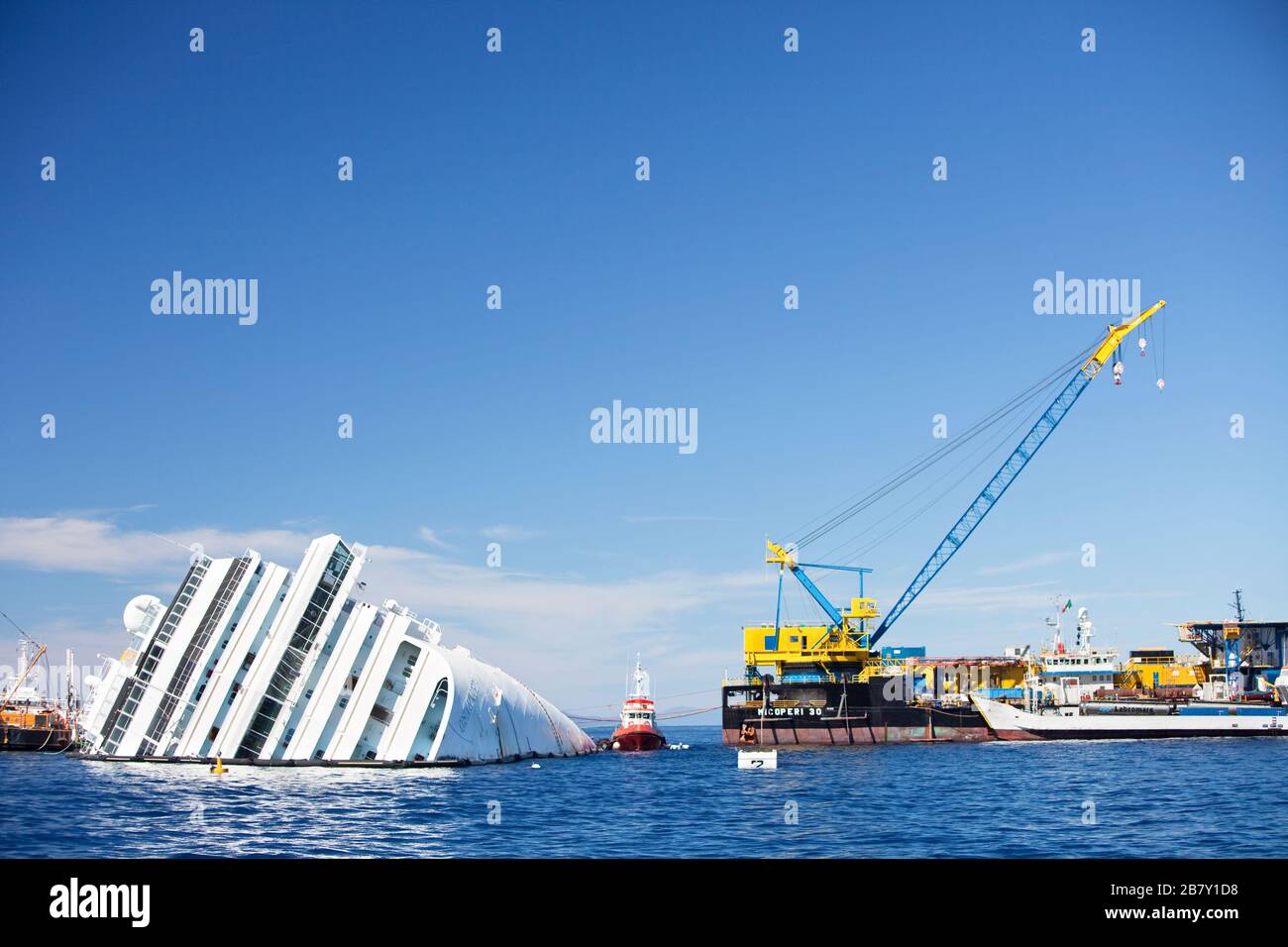 Costa Concordia affondò nell'isola del Giglio. Le isole della Toscana. Italia, Mediterraneo. Foto Stock