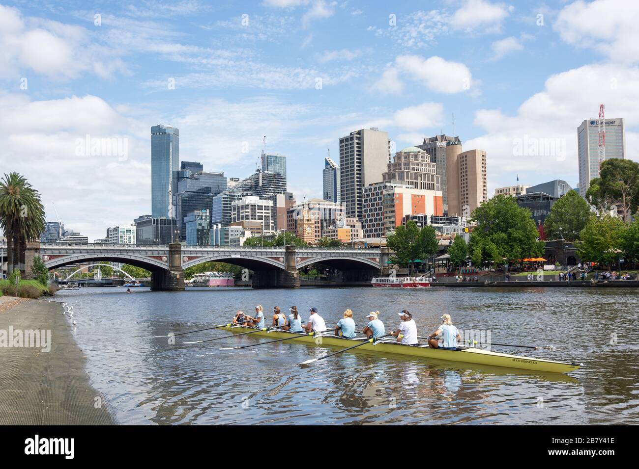 Vista sulla città di Yarra River da Alexandra Gardens, Melbourne, Victoria, Australia Foto Stock