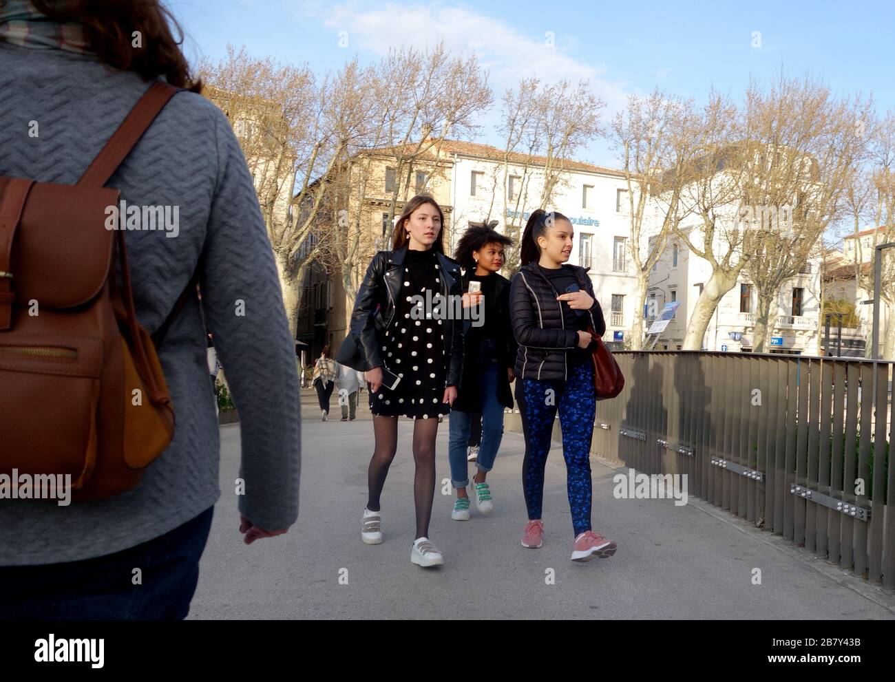 Adolescenti francesi a Narbonne Francia Foto Stock