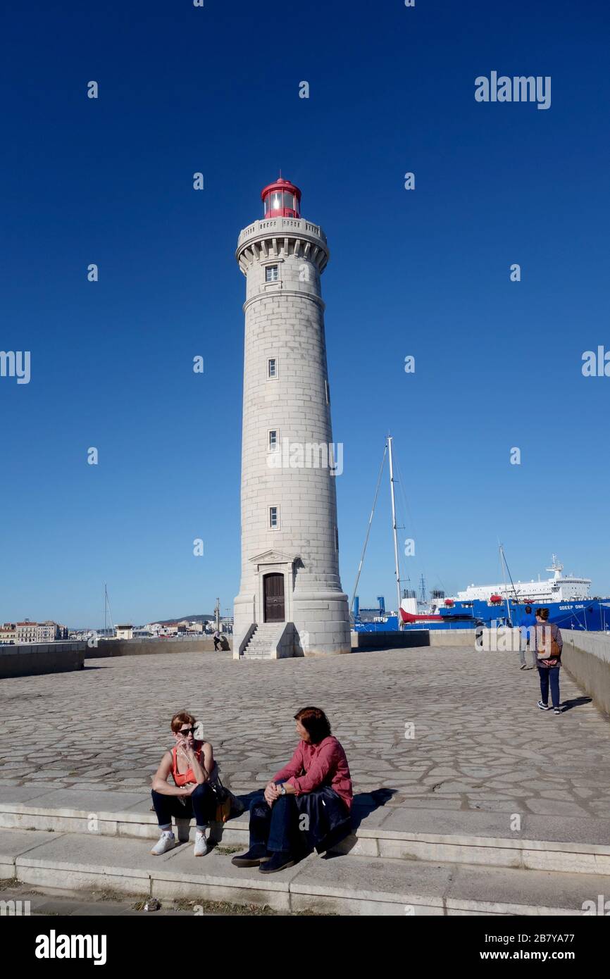 Il faro del porto di Sete nel dipartimento dell'Hérault nella regione dell'Occitanie, nel sud della Francia. Foto Stock