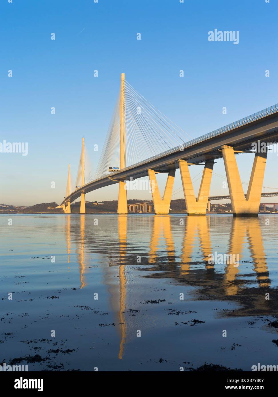 dh St Margarets Crossing RIVER FORTH BRIDGE Scottish Road ponte attraverso il fiume Forth Scotland Roadbridge ponti Foto Stock