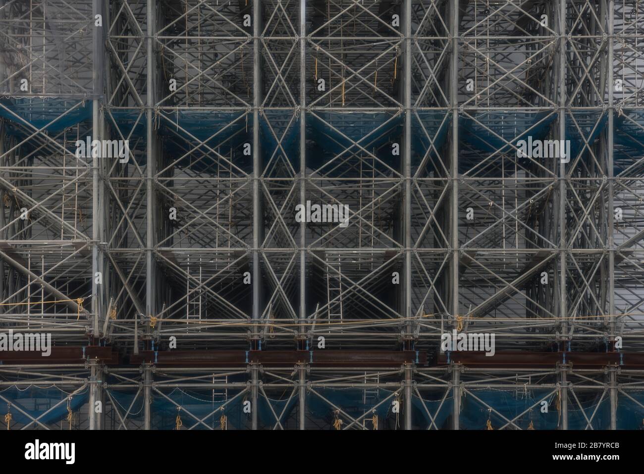 Edifici in costruzione e gru a Tokyo Foto Stock