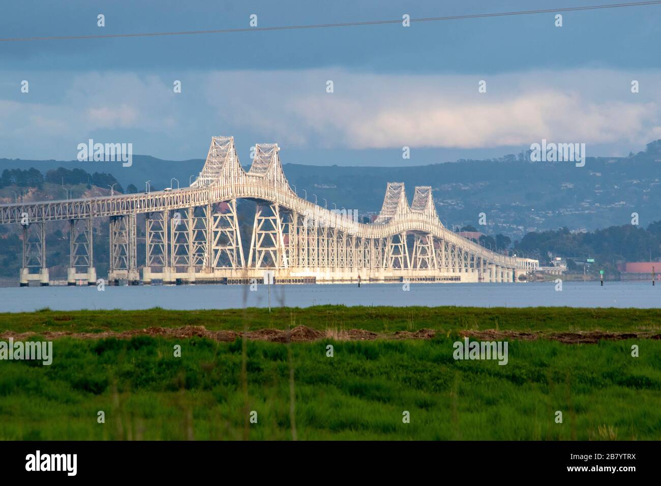 Il ponte Richmond San Rafael collega la East Bay alla Contea di Marin in California. Foto Stock