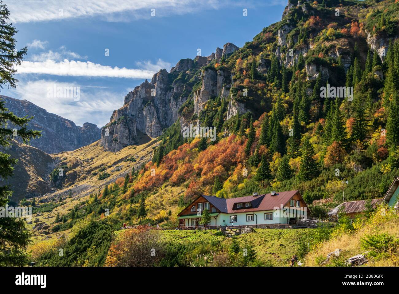 Foto scattata al cottage Malaiesti, montagne Bucegi. Nikon D3300, obiettivo kit 18/55 Foto Stock