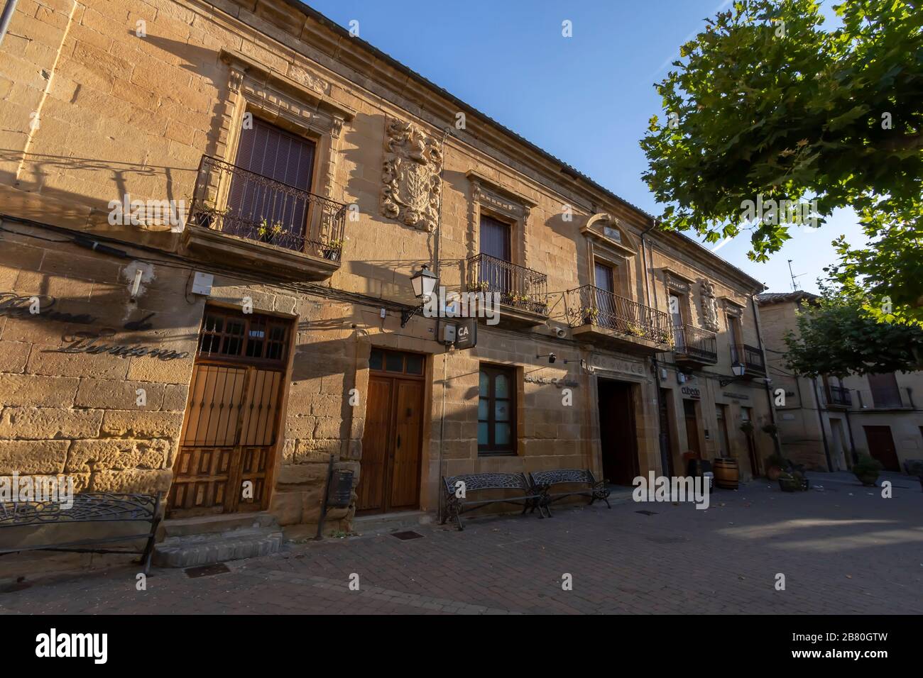 Bella facciata del municipio di San Vicente de la Sonsierra nella provincia di la Rioja, Spagna Foto Stock