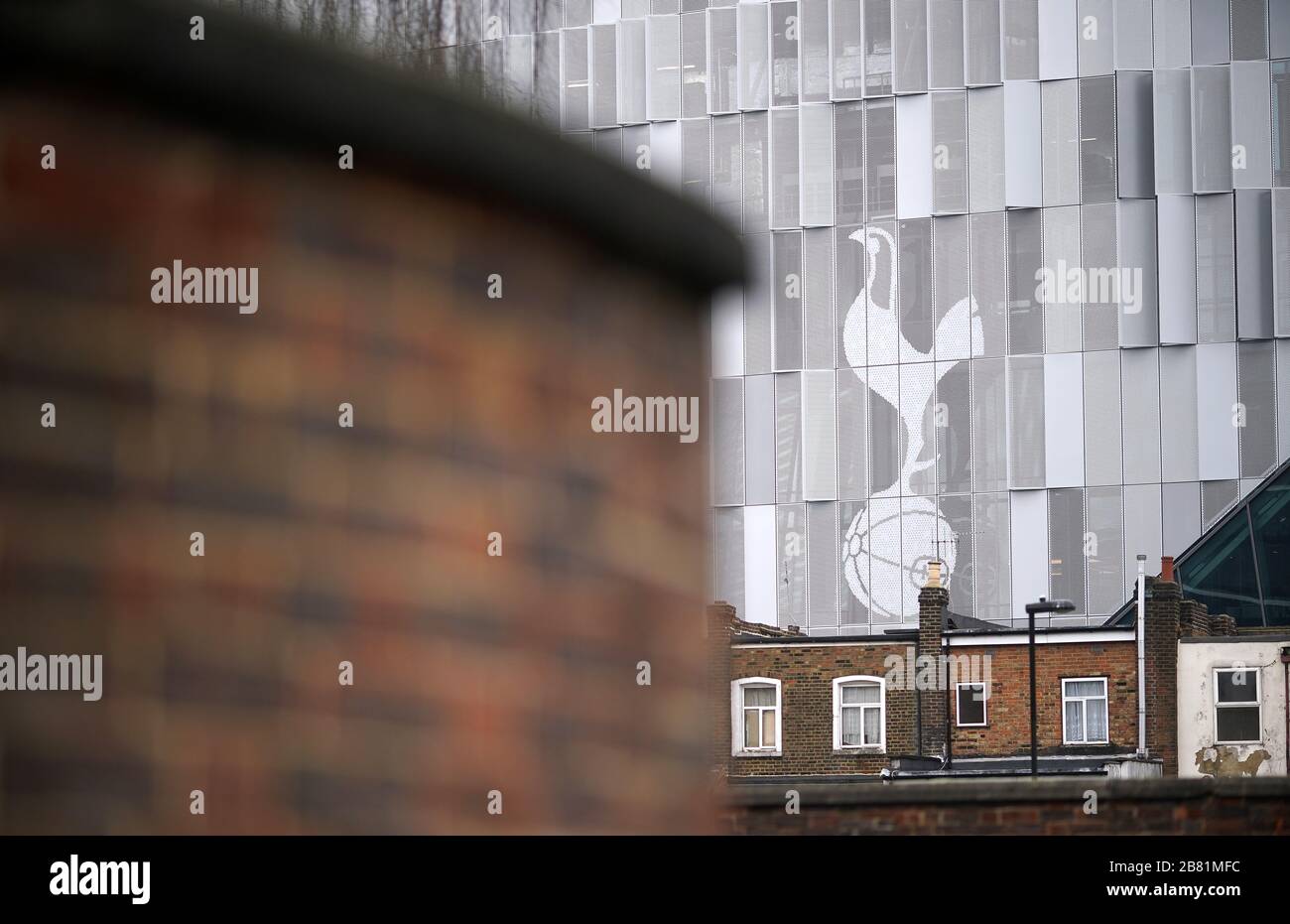 Vista generale del Tottenham Hotspur Stadium, sede del Tottenham Hotspur FC. Il calcio professionistico in Inghilterra non riprenderà prima del 30 aprile a causa della pandemia di coronavirus. Una dichiarazione della Premier League, dell’EFL e della Football Association, insieme al gioco professionale delle donne, alla Professional Footballers’ Association e alla League Managers’ Association hanno confermato l’estensione della sospensione. Foto Stock Vista generale del Tottenham Hotspur Stadium, sede del Tottenham Hotspur FC. Il calcio professionistico in Inghilterra non riprenderà prima del 30 aprile a causa della pandemia di coronavirus. Una dichiarazione della Premier League, dell’EFL e della Football Association, insieme al gioco professionale delle donne, alla Professional Footballers’ Association e alla League Managers’ Association hanno confermato l’estensione della sospensione. Foto Stock