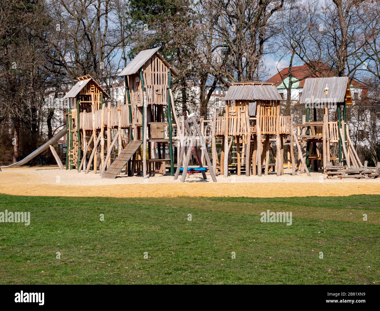 Il parco giochi è vuoto a causa del virus corona Foto Stock