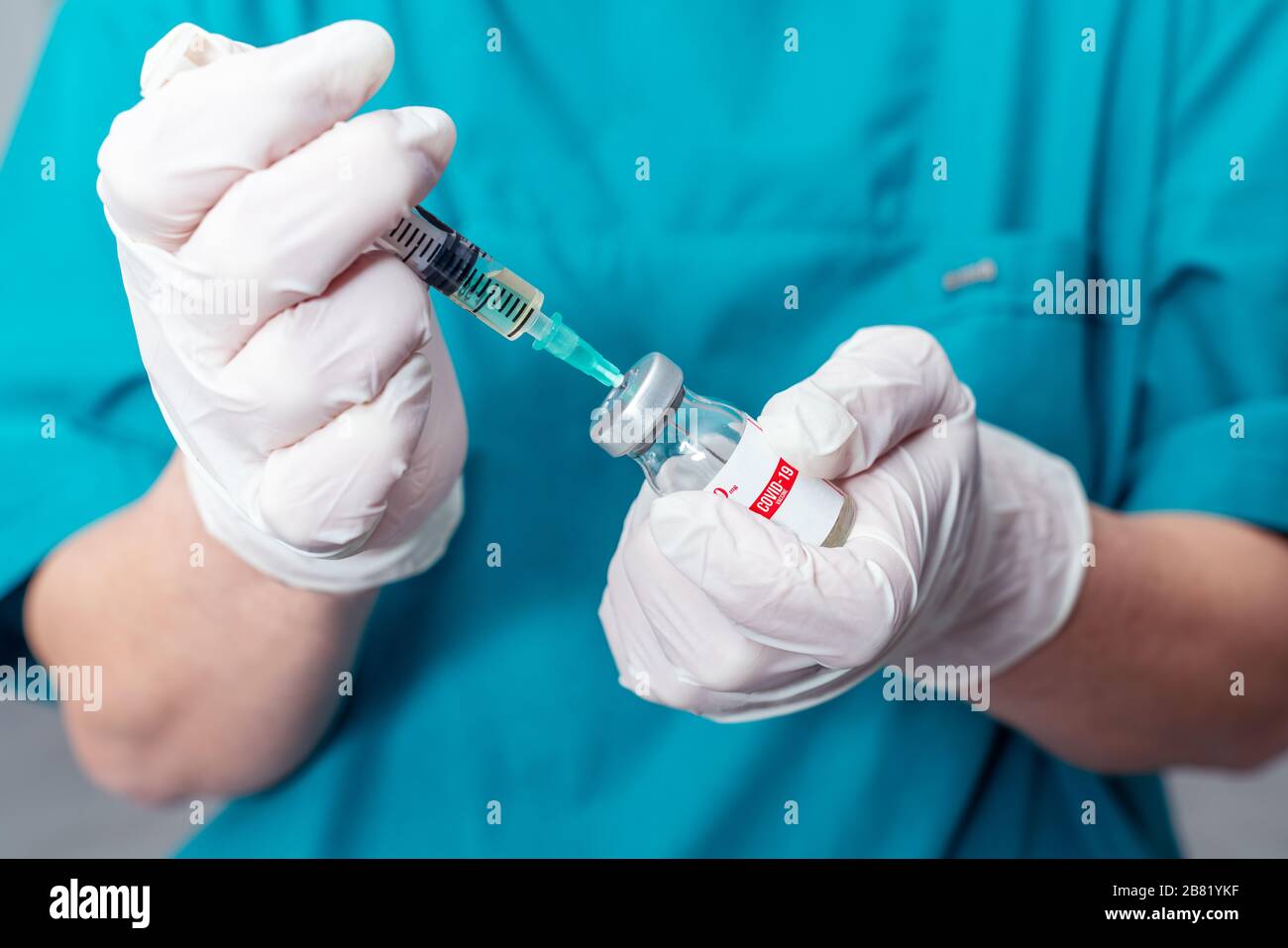Preparazione del vaccino per il trattamento e la cura contro il virus Corona. Il virus Corona è in uscita Foto Stock