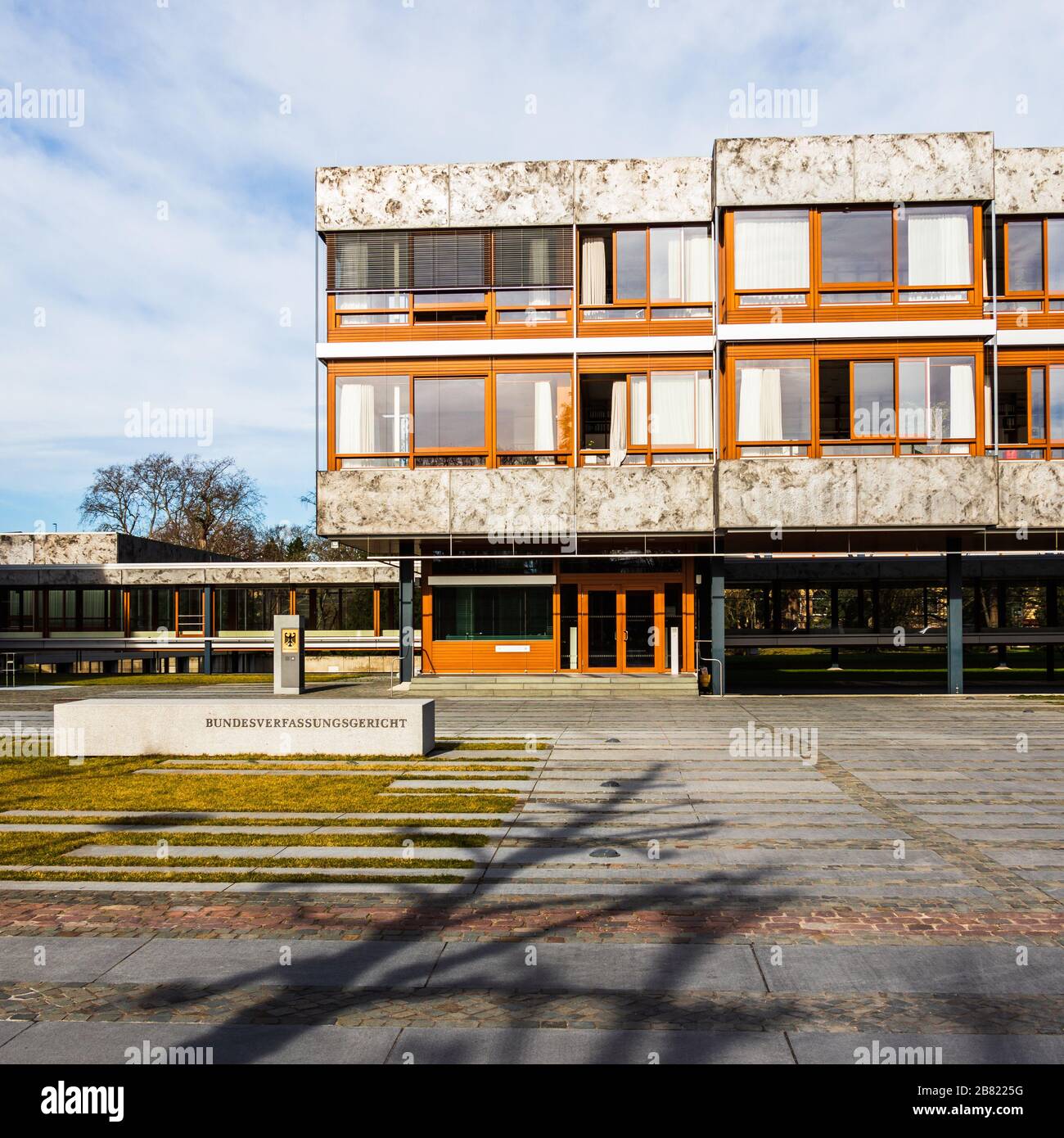Ingresso e cartello degli edifici della Corte federale di giustizia della Germania, Bundesverfassungsgericht, BGH. Karlsruhe, Baden-Württemberg Foto Stock