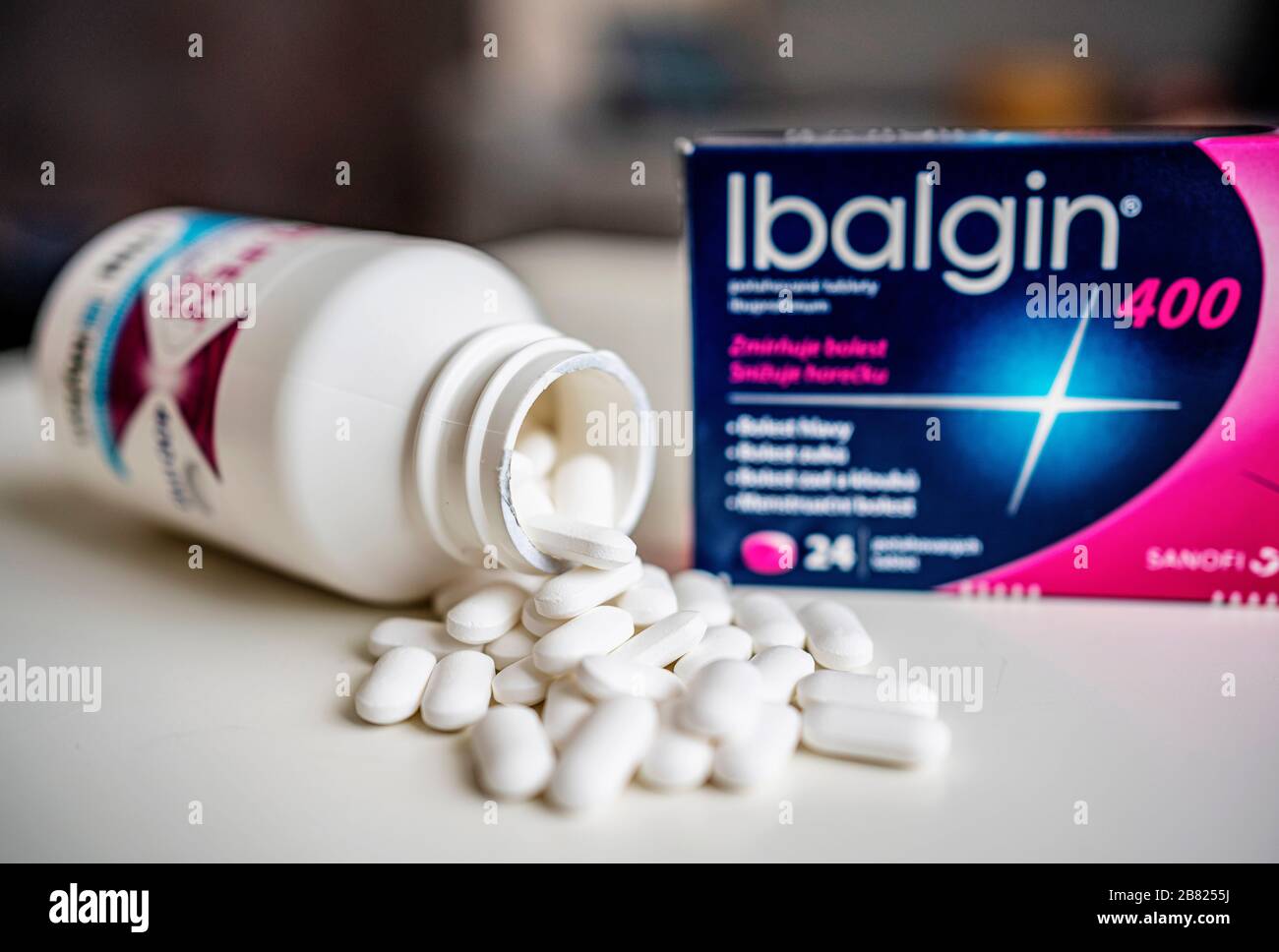 Brufen, Ibalgin, ibuprofen, farmaci antinfiammatori, medicina, pillole, antidolorifici, febbre e infiammazione Foto Stock