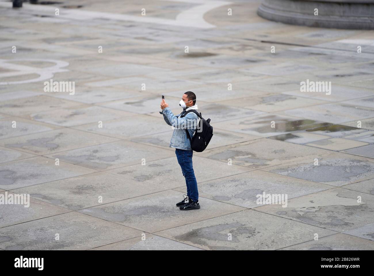 Londra, Regno Unito. 19 Mar 2020. Il centro di Londra è tranquillo a causa del coronavirus. Trafalgar Square Credit: PjrFoto/Alamy Live News Foto Stock