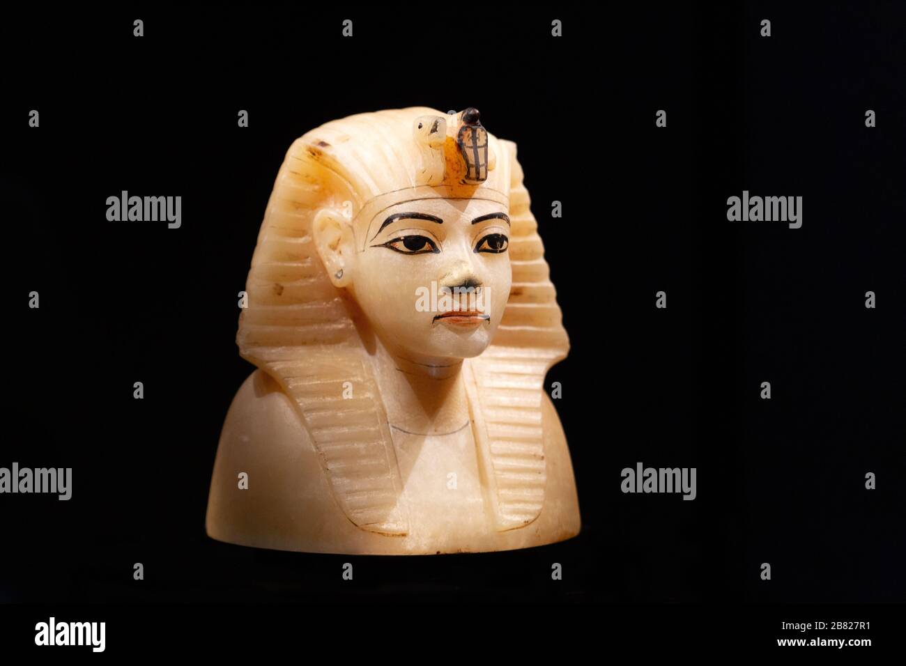 Tesoro tomba Tutankhamun - tappo di calcite per un vaso canopico alla moda della testa del faraone Tutankhamen dall'antico Egitto Foto Stock
