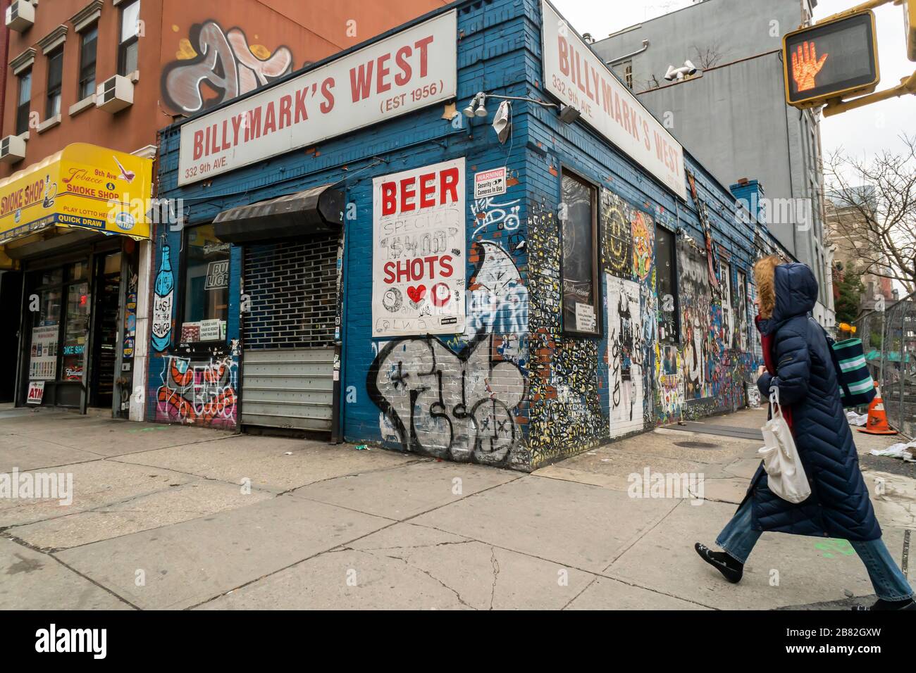 Martedì 17 marzo 2020 il Billymark's West dive bar di New York è chiuso. A causa del requisito di distanza sociale bar e ristoranti sono chiusi con ristoranti autorizzati solo a fare il take-out e la consegna. (© Richard B. Levine) Foto Stock