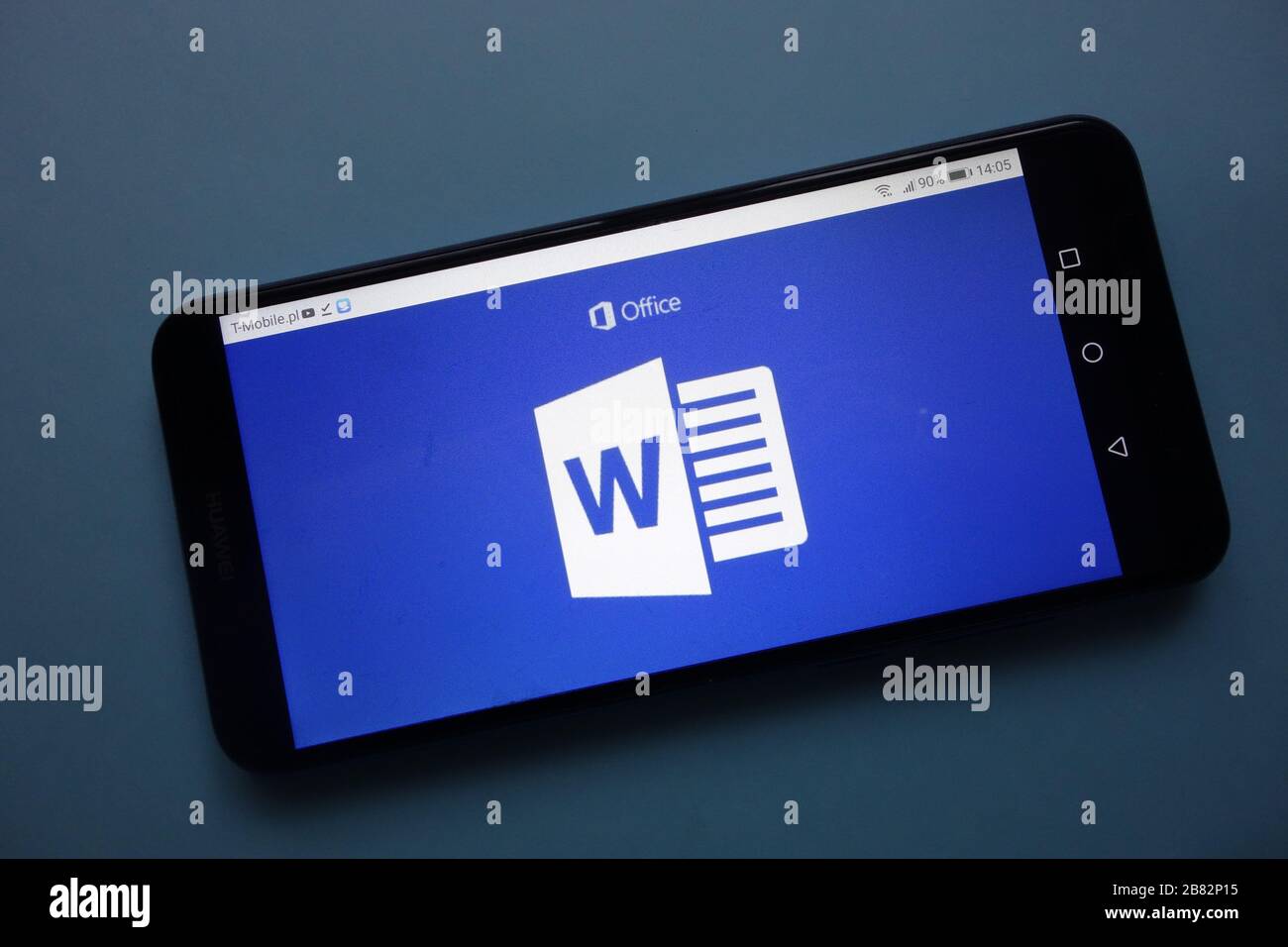 Logo Microsoft Word visualizzato sullo smartphone Foto Stock
