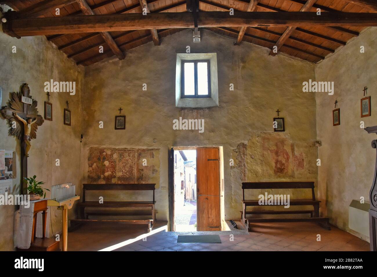 All'interno di una chiesetta a Veroli, borgo medievale nel centro Italia Foto Stock