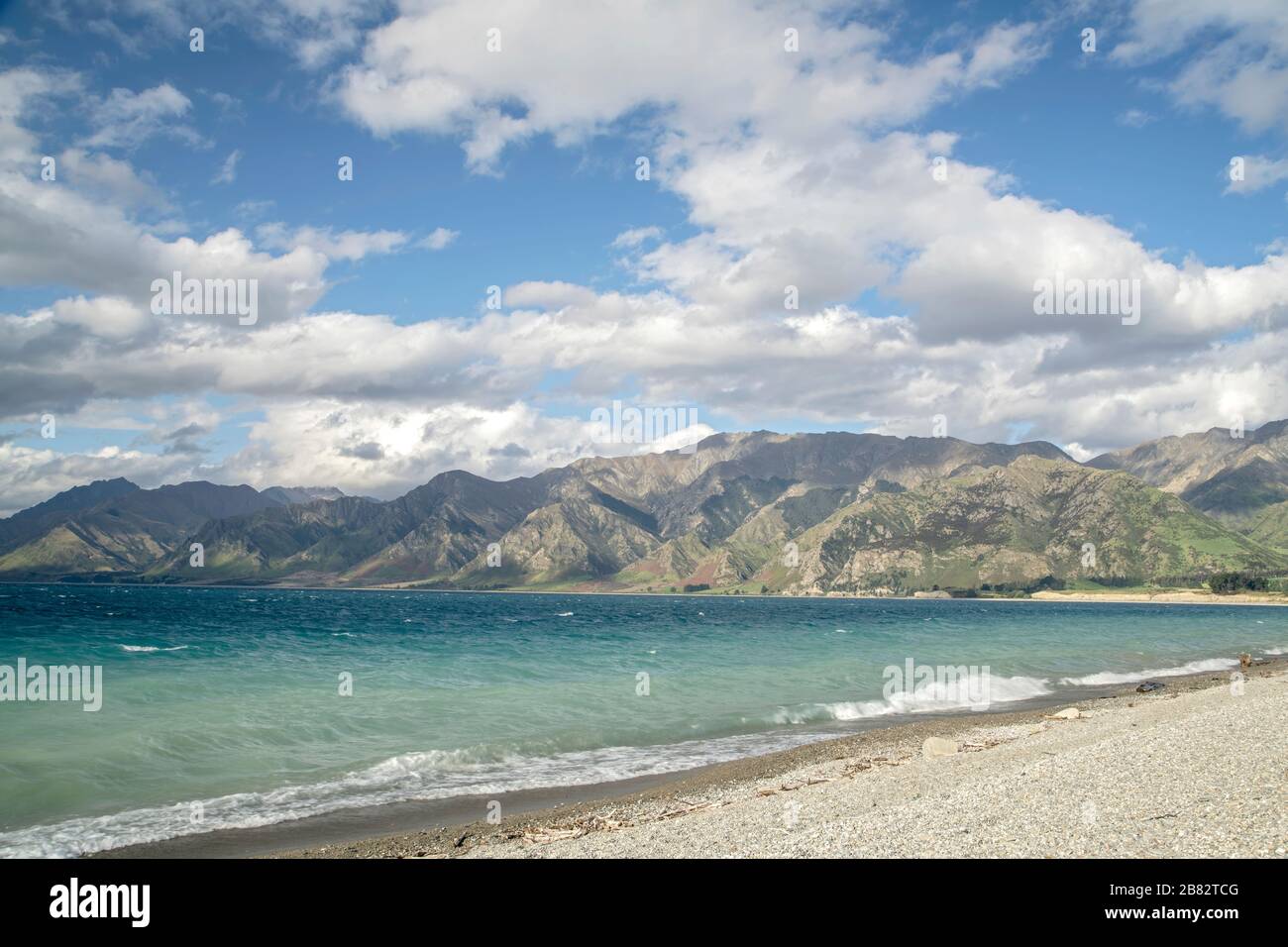 Vista sul lago Hawea vicino al lago Wanaka, South Island, Nuova Zelanda Foto Stock