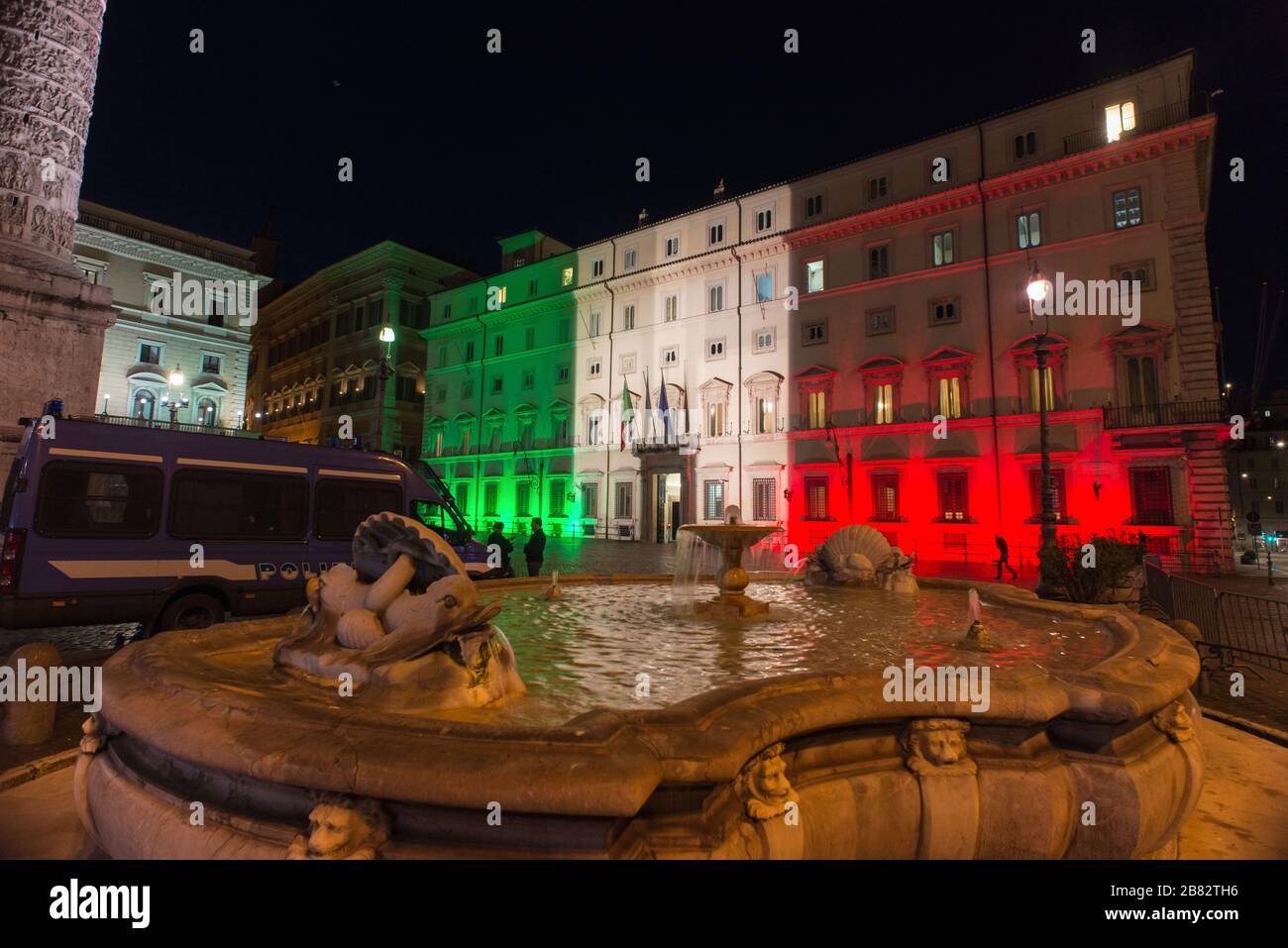 Roma dal virus Corona. Palazzo Chigi, assedio del governo italiano.. © Andrea Sabbadini Foto Stock