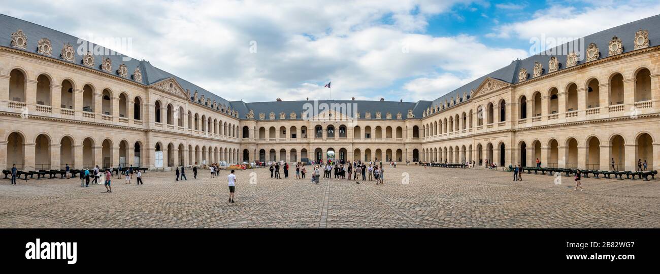 Museo dell'esercito, Musee de l'Armee, Courtyard, Hotel des Invalides, Parigi, Ile-de-France, Francia Foto Stock