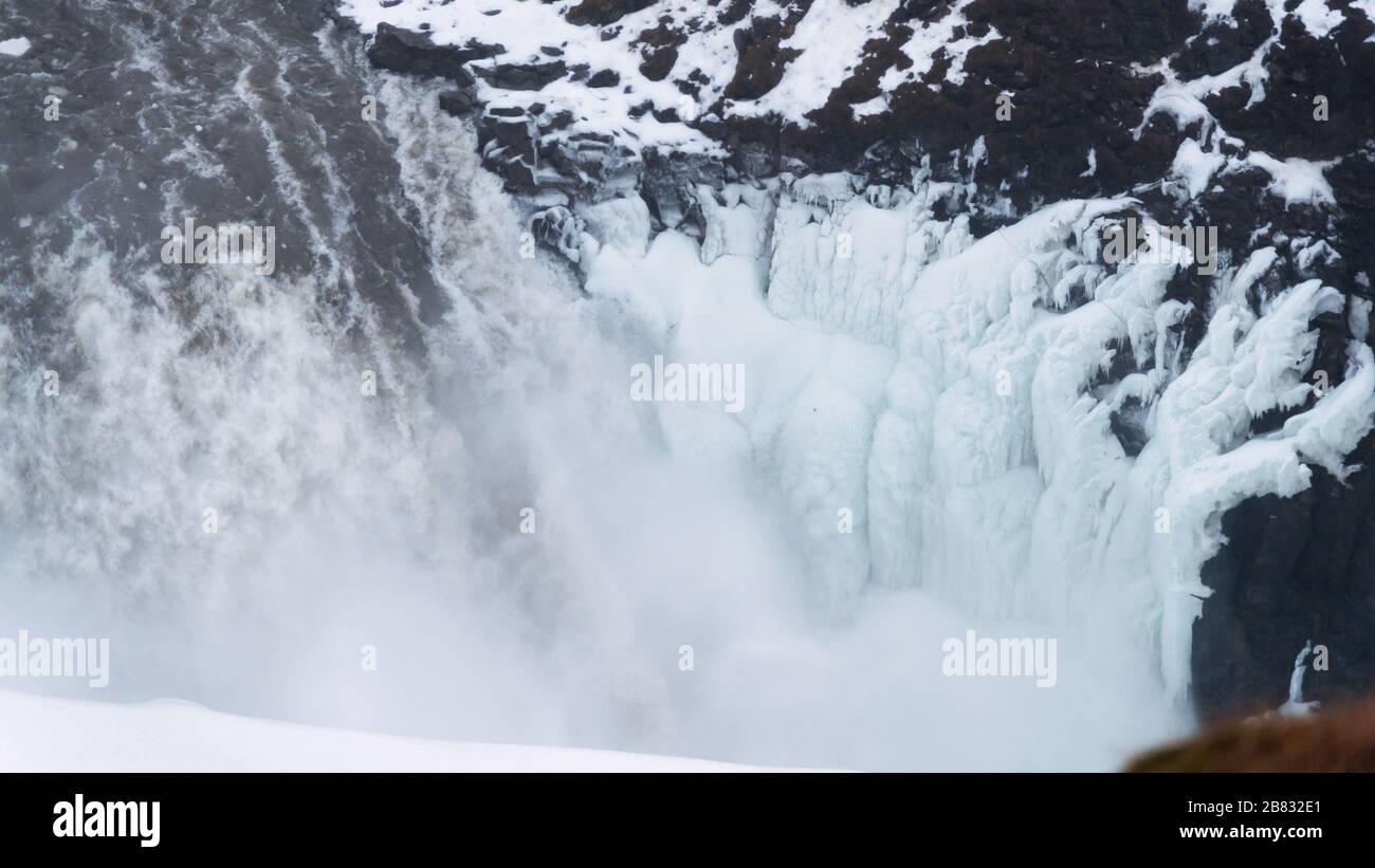 Il potente Gullfoss in Islanda, inverno 2020. Foto Stock