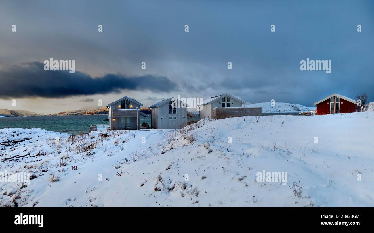 Norvegia settentrionale, isola di Sommaroy, sopra il circolo polare artico. Foto Stock