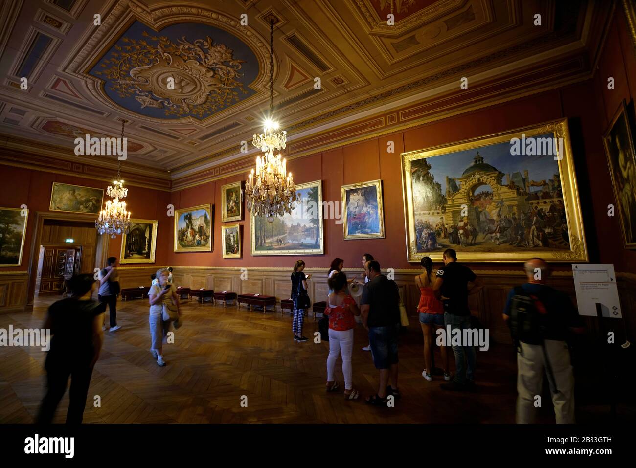 Visitatori all'interno di Grands Appartements (Grand Apartment) di Chateau de Fontainebleau.Fontainebleau.Seine-et-Marne.France Foto Stock