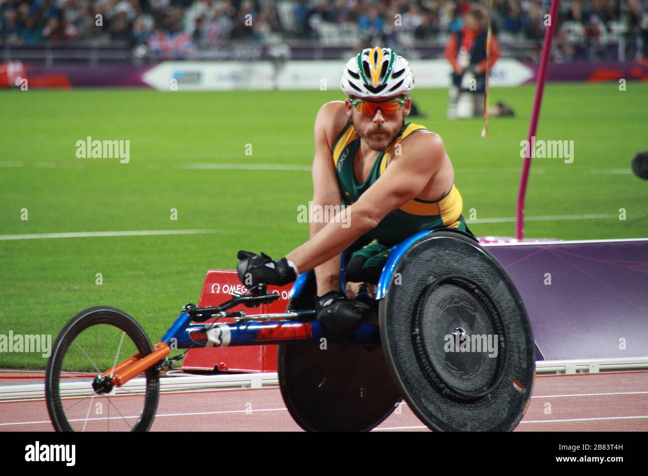 Scaldati prima della corsa su sedia a rotelle da 5000 m T54 maschile con il medaglia d'argento Kurt Fearnley al Summer Paralympics 2012 Foto Stock