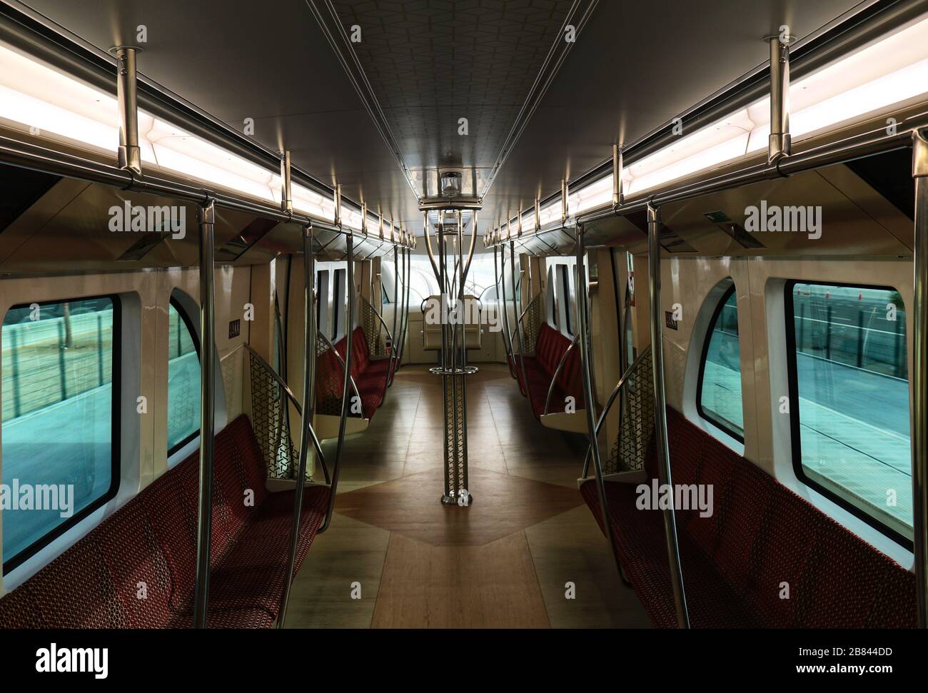 L'interno di una cabina del treno della metropolitana- Doha, Qatar Foto Stock